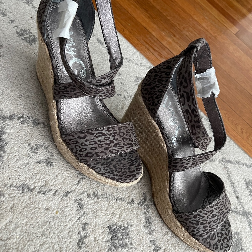 Very G Wedges - Picture 3 of 5